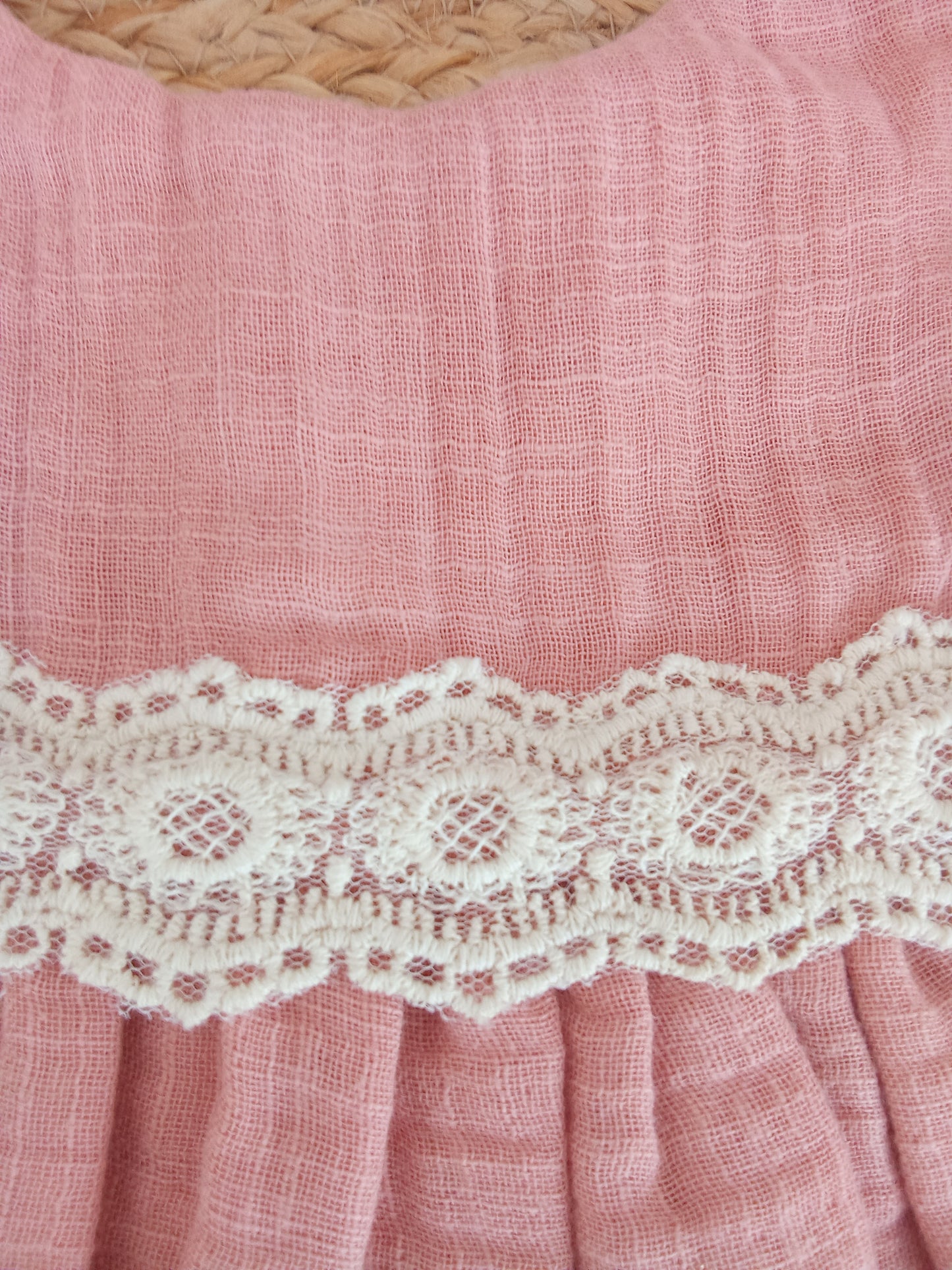 Cinnamon Lace Romber