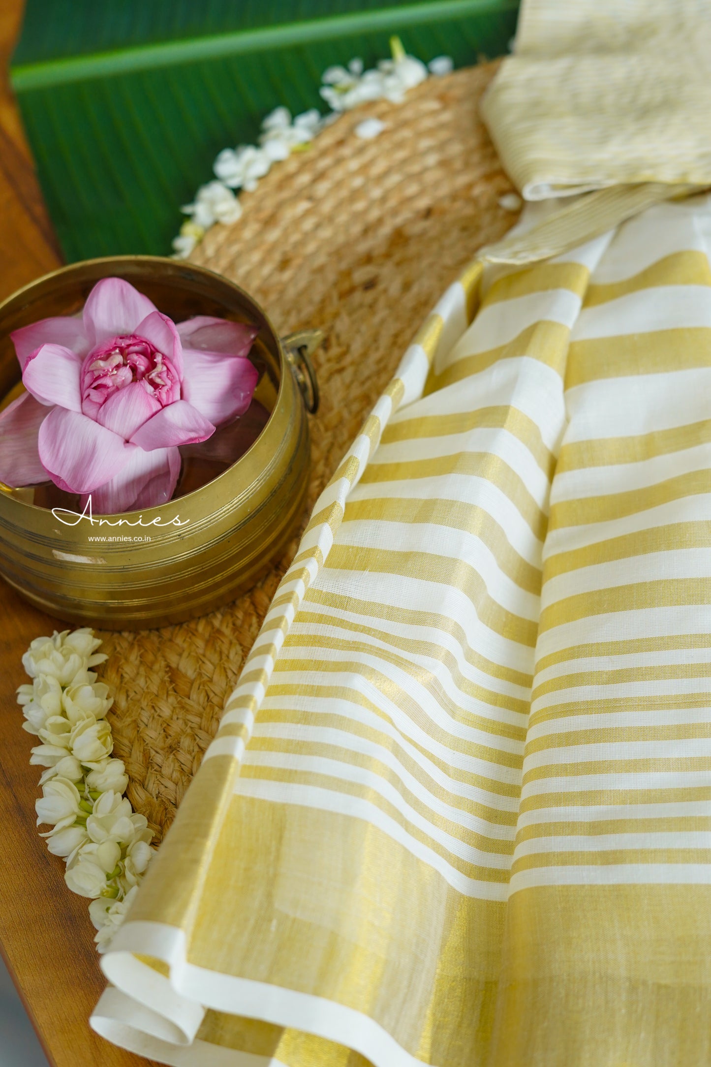 Girls onam pattupavada - annies.co.in