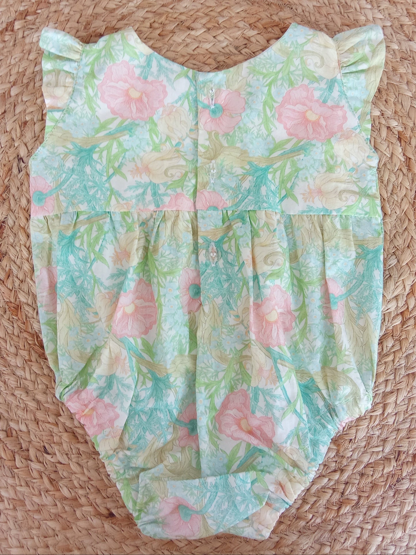 Back image of Whispering Vines Bubble Romber by annies.co.in