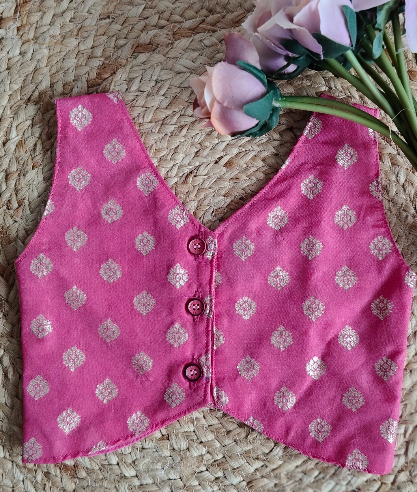 Arali pink petal V-Neck sleeveless blouse