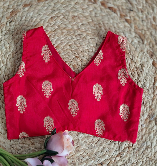Mantra crimson V-Neck sleeveless blouse