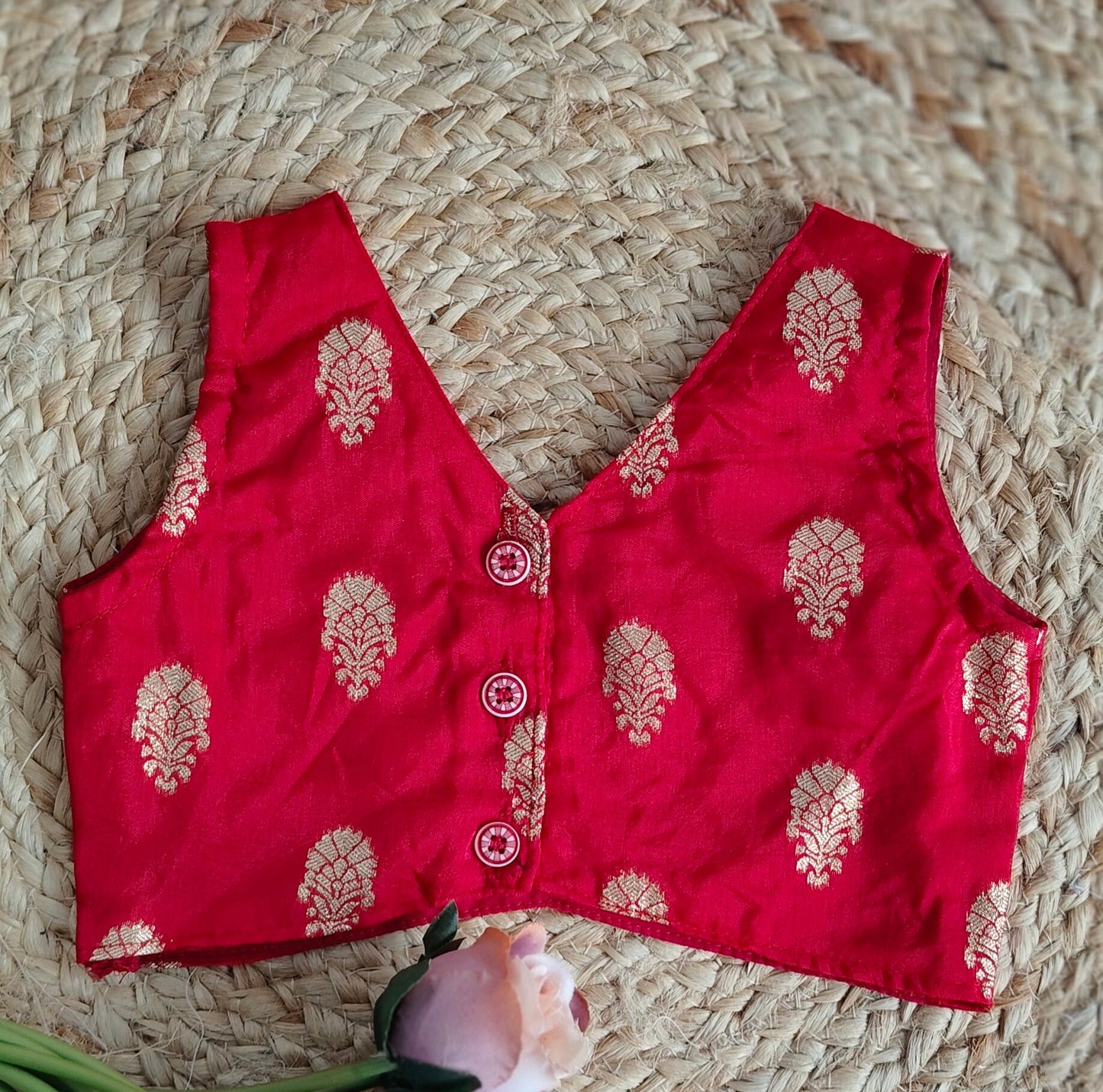 Mantra crimson V-Neck sleeveless blouse