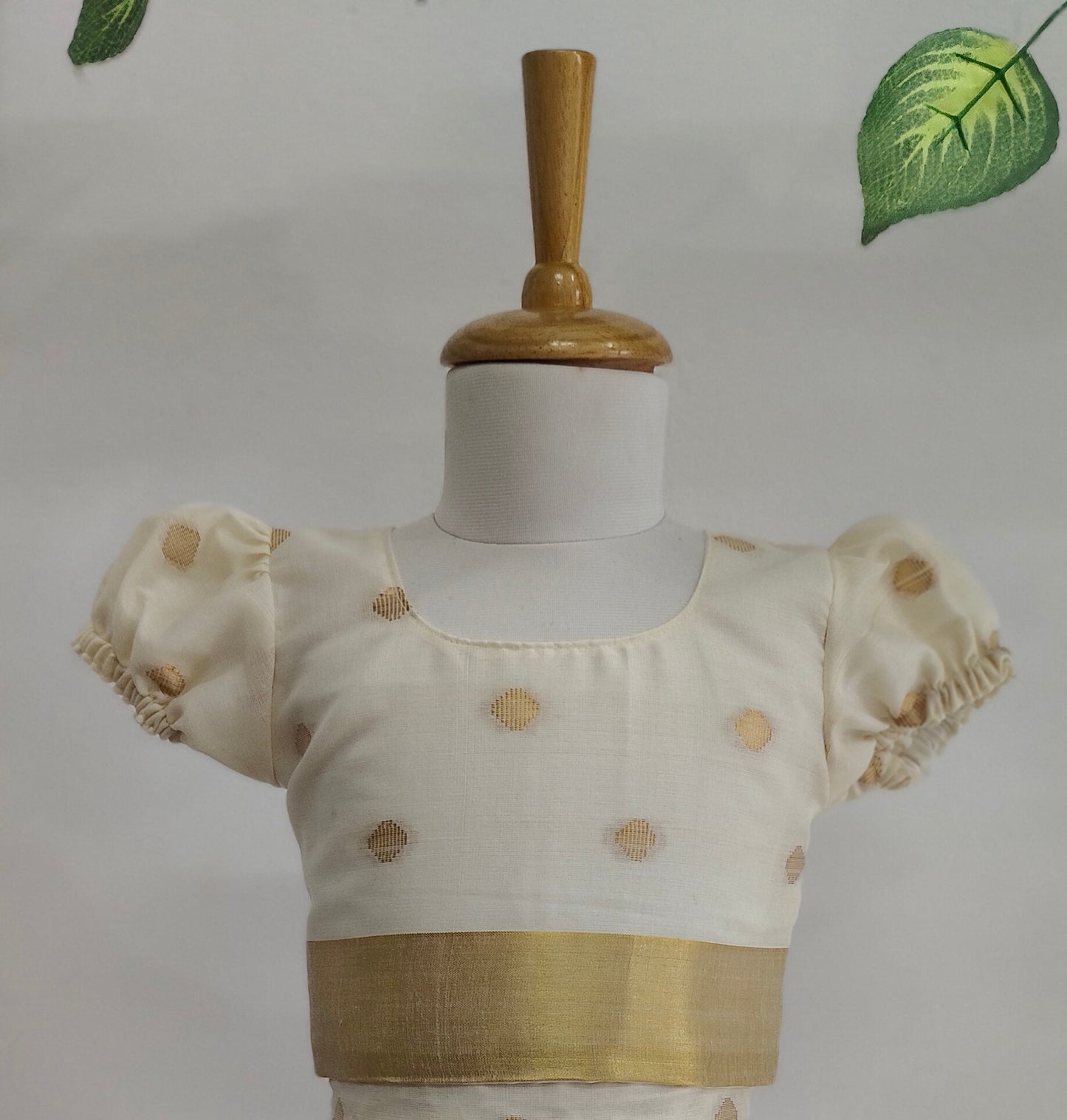 Traditional polka puffed blouse